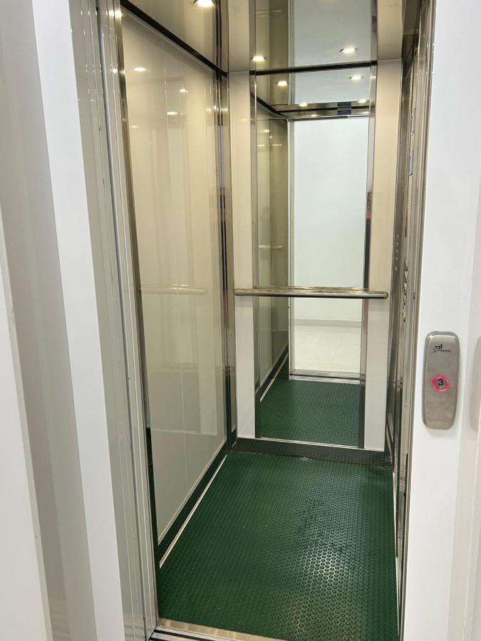 Central Modern Apartment 巴里 外观 照片